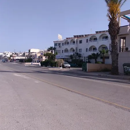 Protaras Blue Sea باراليمني